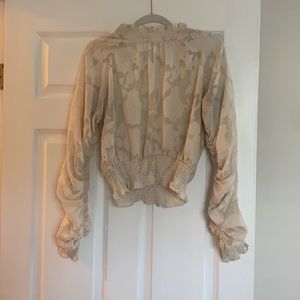 Medium cream turtle neck blouse